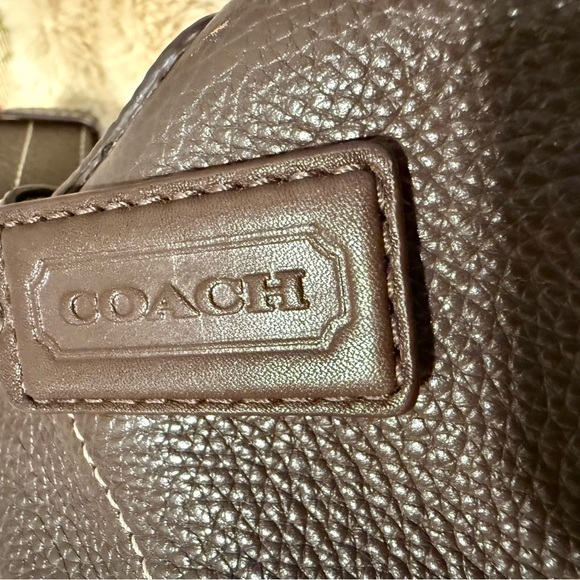 Coach Duffle Convertible Brown Pebble Leather/Lavender Lining Crossbody/Shoulder - Picture 4 of 9